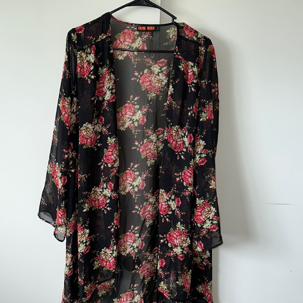 Rose print shall
